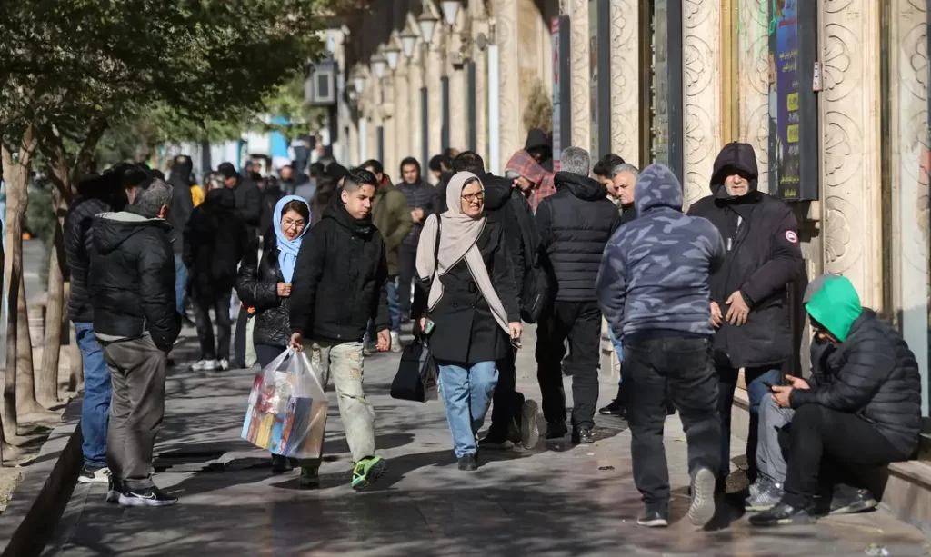 2025-12-30t175827z_1_lynxmpelbt0qw_rtroptp_4_iran-economy-protests